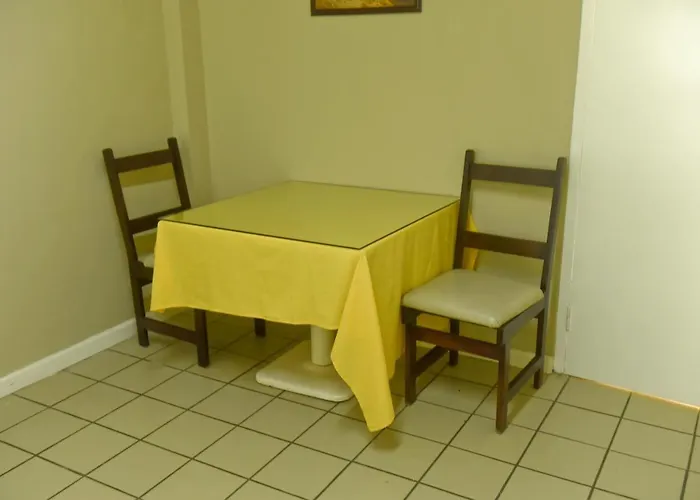 Pineapplesuites Hotel