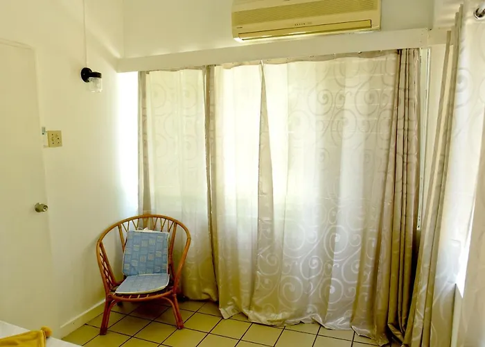 Hotel Pineapplesuites *