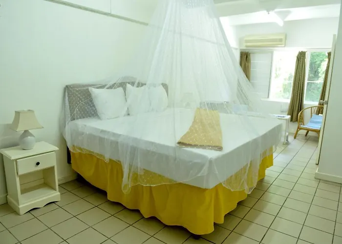 Pineapplesuites *