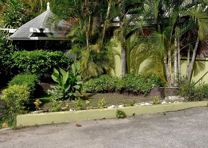 Pineapplesuites Hotel Ocho Rios